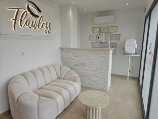 Salon de Manucure FLAWLESS 0